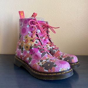 Dr. Marten Vintage Pink Daisy Boots in EUC